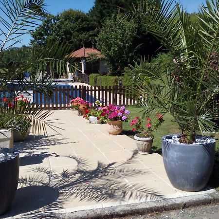 Bed and Breakfast Chateau Le Poiron Pissotte Exterior foto